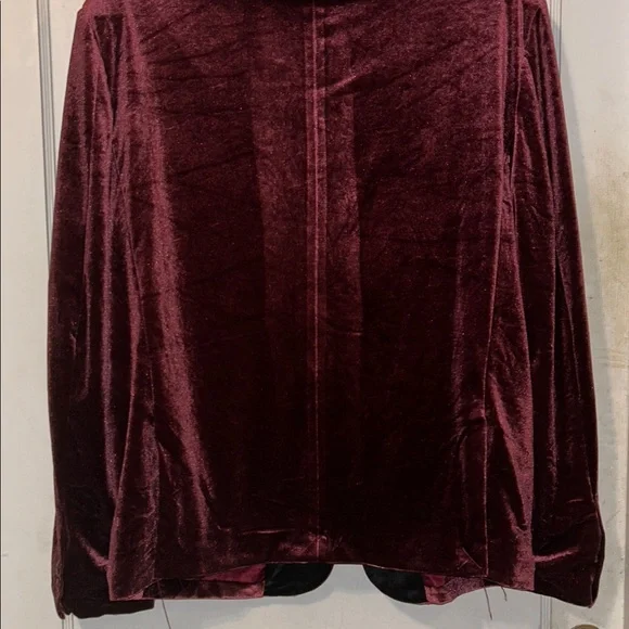 Elegant Burgundy Velvet Blazer with Black Lapel and pants - Picture 6 of 15